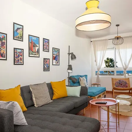 Artistic Beachfront Apartment Radazul