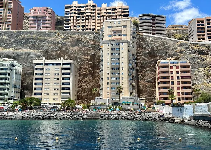 Artistic Beachfront Апартаменты *