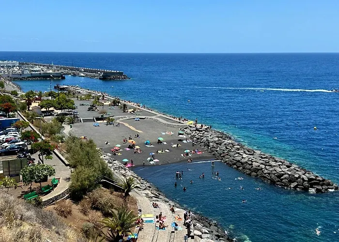 Апартаменты Artistic Beachfront Радазул