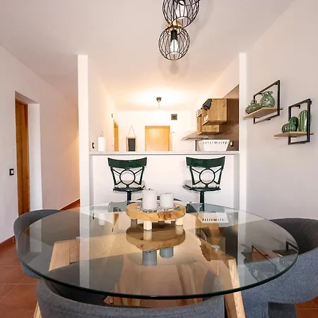 Artistic Beachfront Appartement