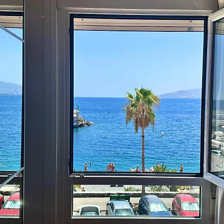 Artistic Beachfront *