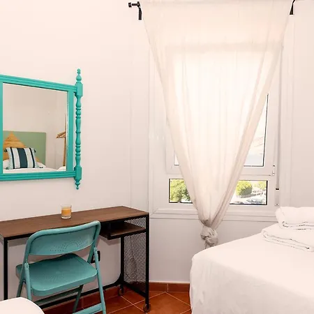 Artistic Beachfront Daire