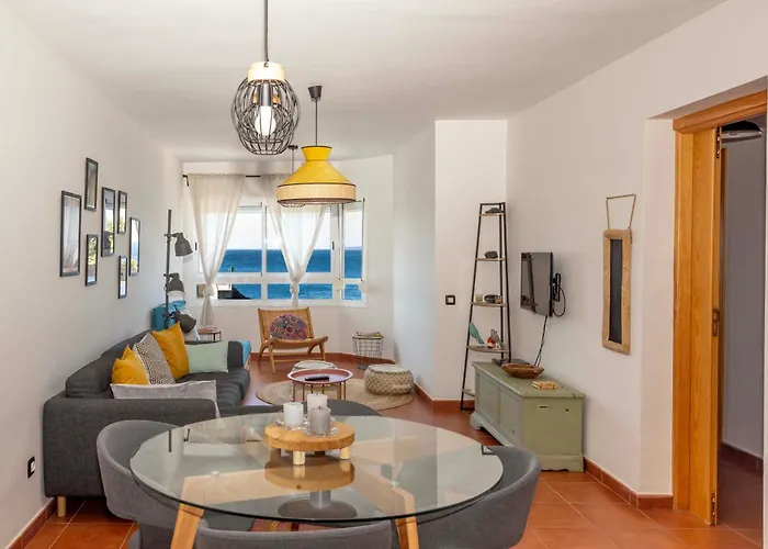 Daire Artistic Beachfront *