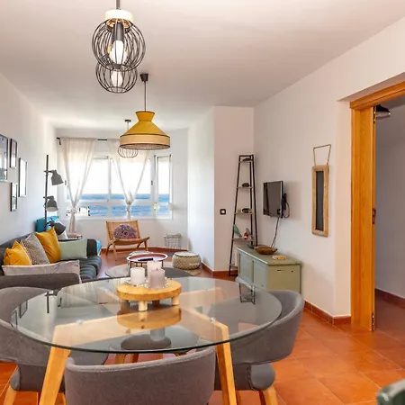 Διαμέρισμα Artistic Beachfront Radazul